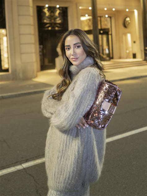 street style fendi baguette.